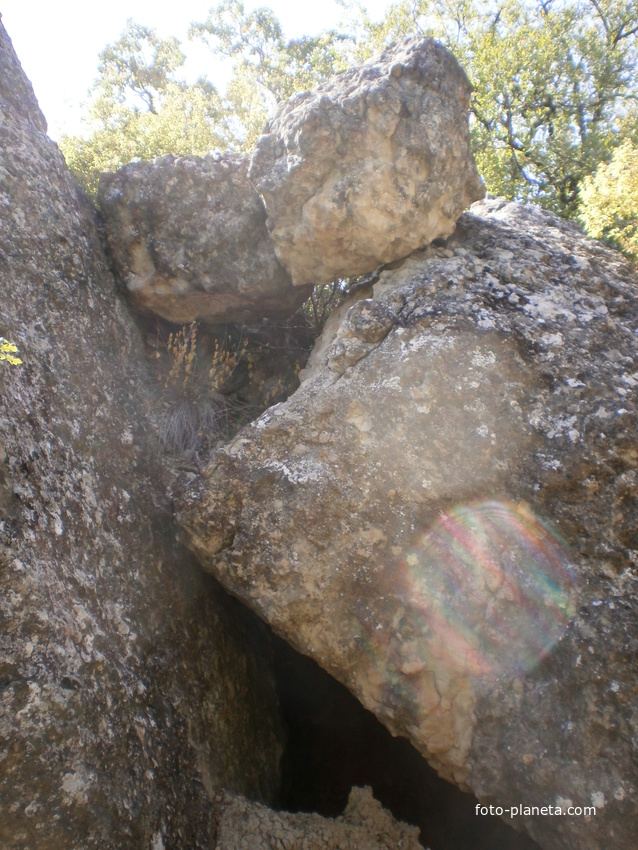 каменная пещера за селом
