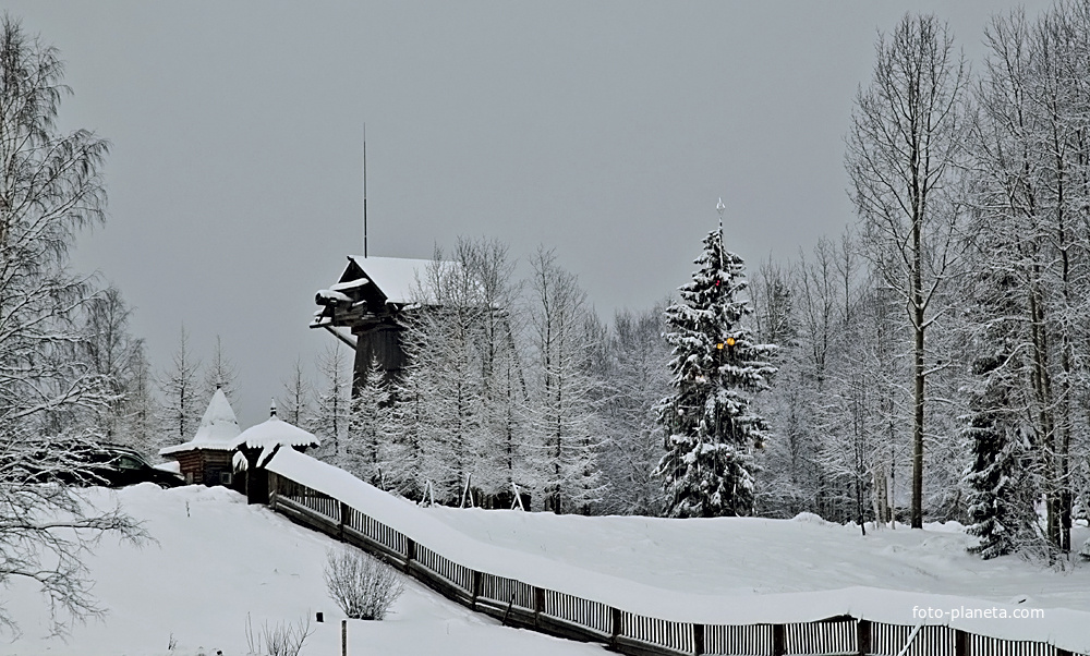 Вид на музей &quot;Малые Корелы&quot;