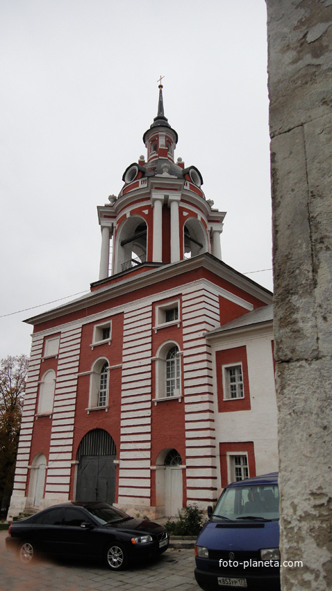 Колокольня Знаменского монастыря