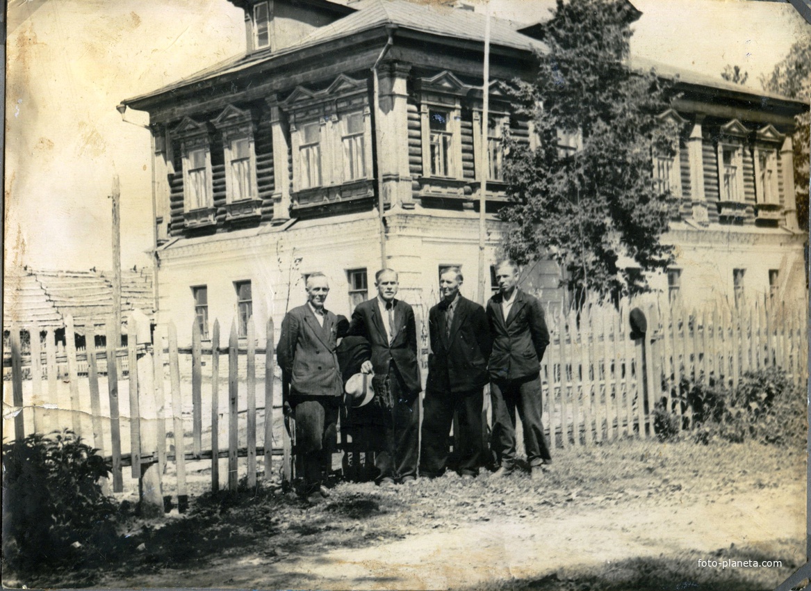 Старо-Пареево.Школа(ныне магазин) до пожара.50-е годы.