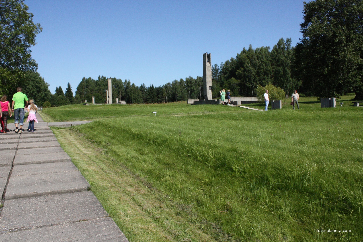 МЕМОРИАЛЬНЫЙ КОМПЛЕКС «ХАТЫНЬ»