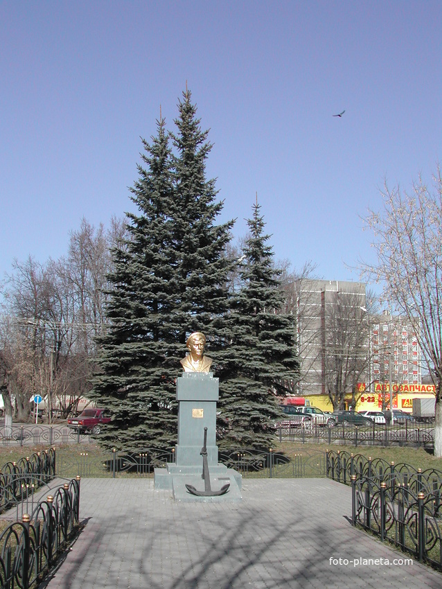 Памятник А.Г. Железнякову