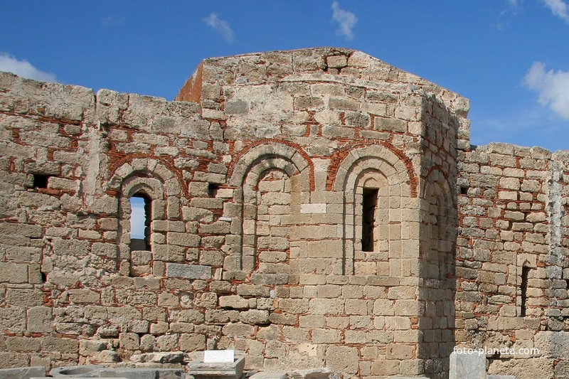 Церковь в акрополе