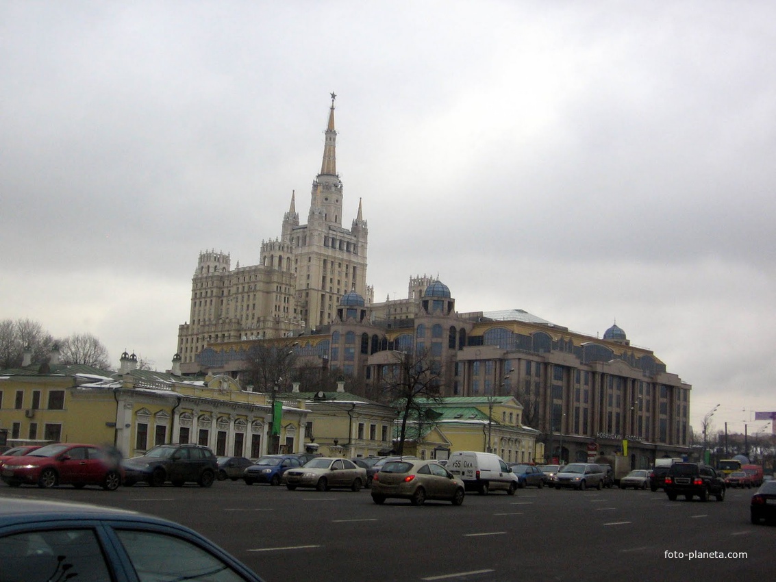 Торгово-деловой центр «Новинский пассаж»