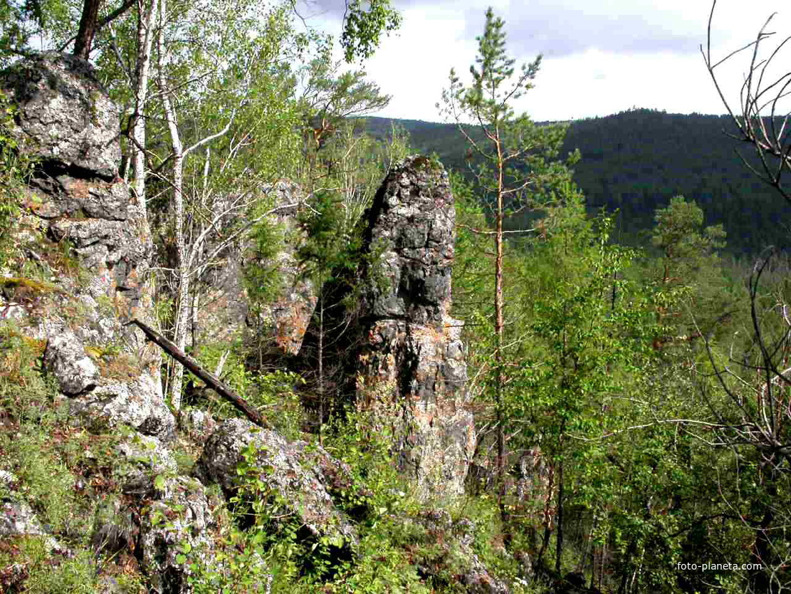 Скалы в урочище Черен