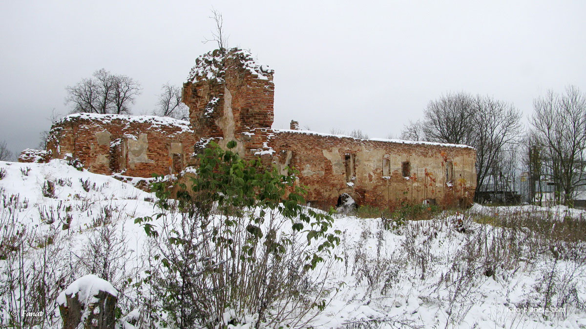 Руины бывшего замка Сапег (вид изнутри)