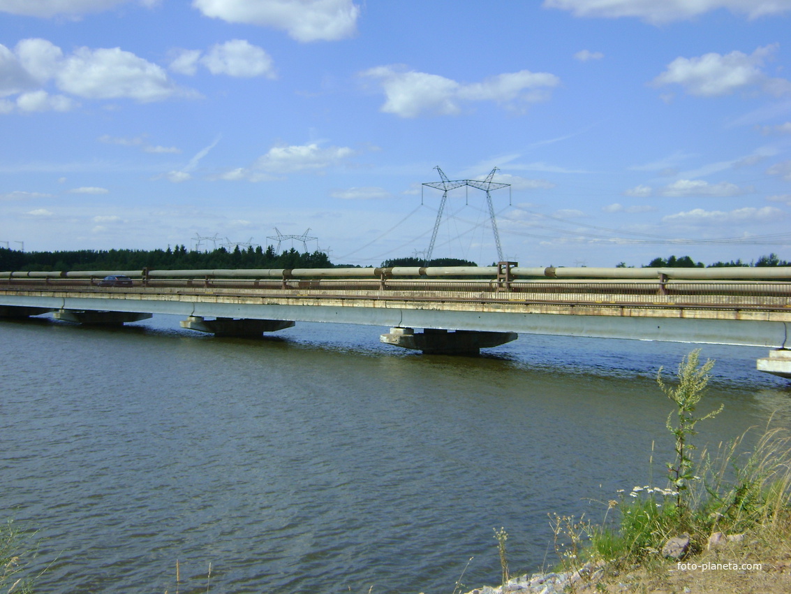 мост возле церкви