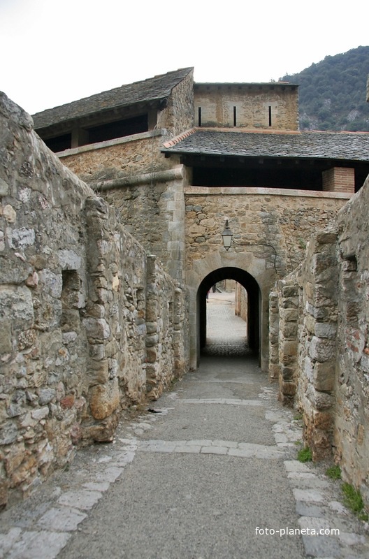 Крепостные сооружения в Вильфранш-де-Конфлан