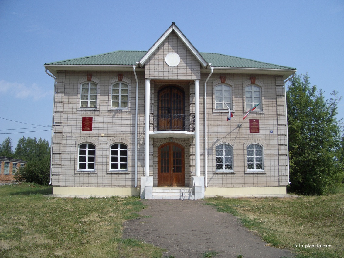 администрация и музей Ильгама Шакирова