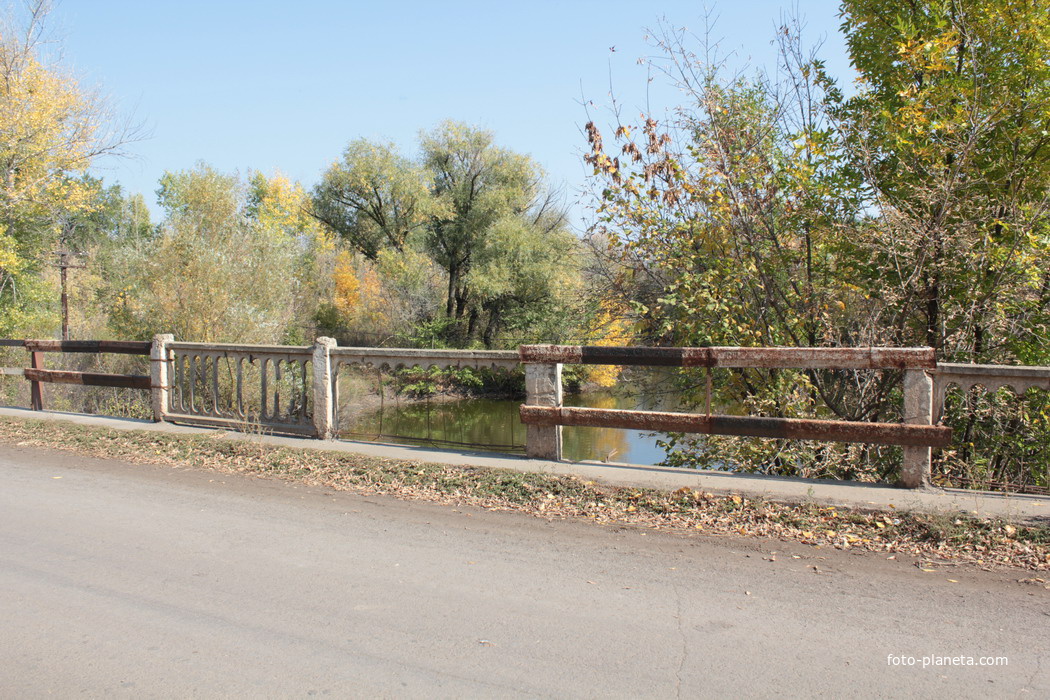 мост и река Черная