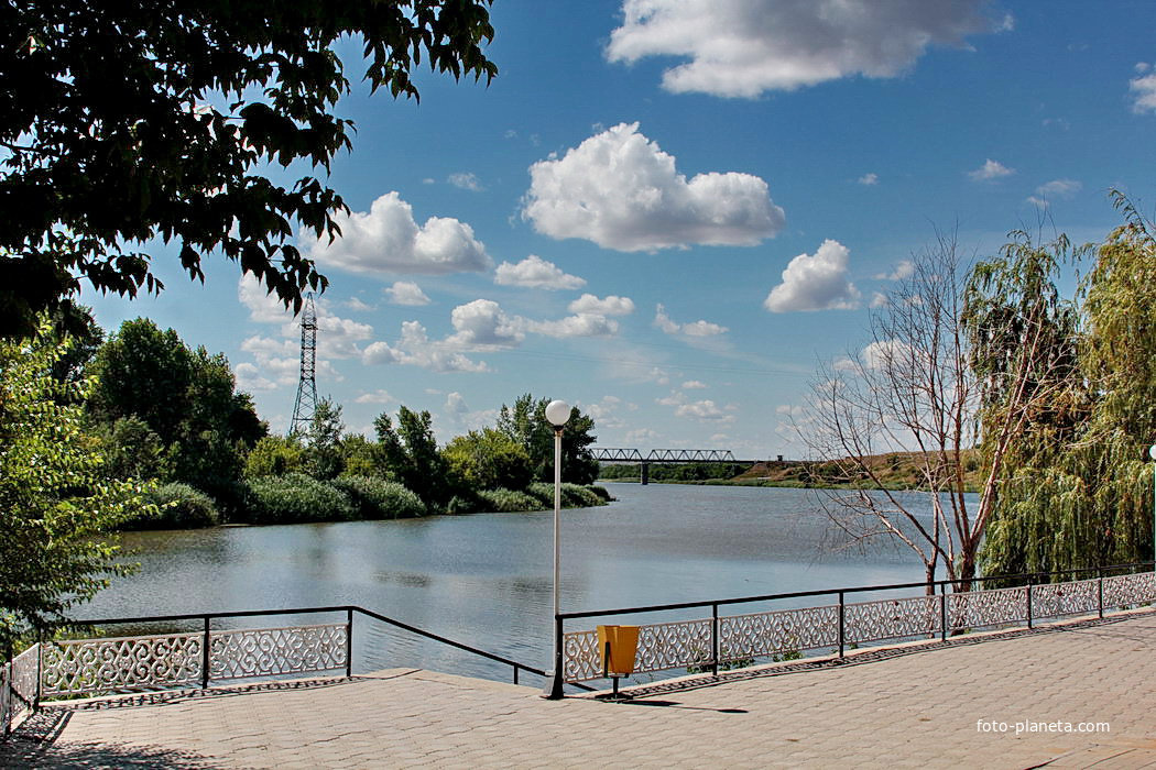 Место впадения реки Калитва и Северский Донец