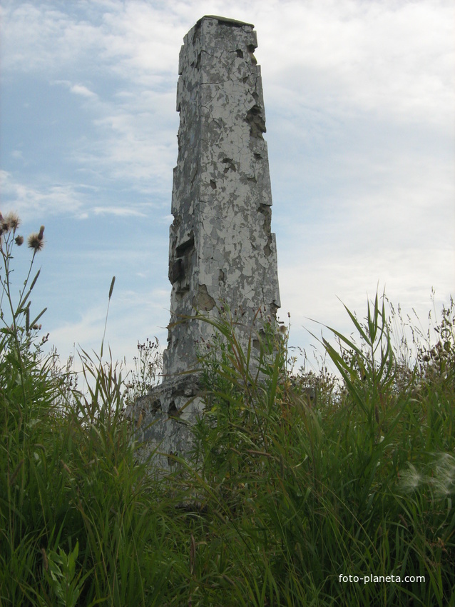 Памятник погибшим партизанам
