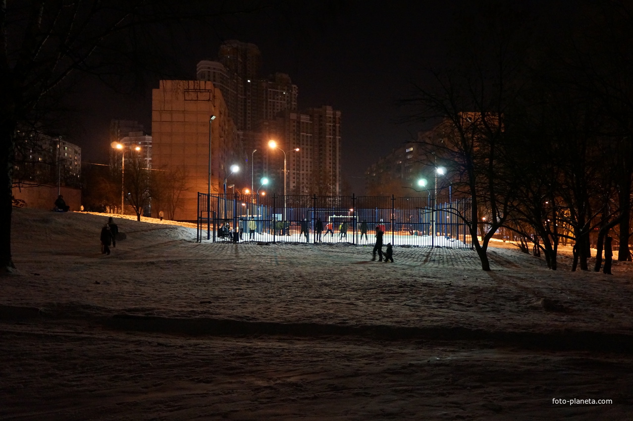 Дворовая площадка на Бирюлевской, 52