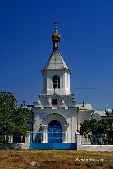 Хутор тополи. Усть-Донецкий храм. Усть-Донецкий храм фото. Хутор Каныгин фото клуба и амбулатории.