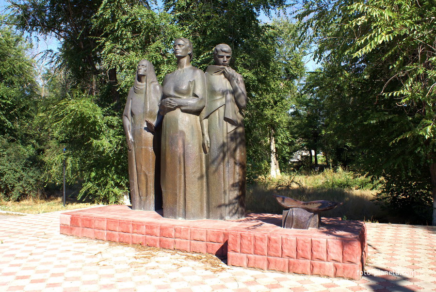 скульптурная композиция на мемориал воинам ВОВ