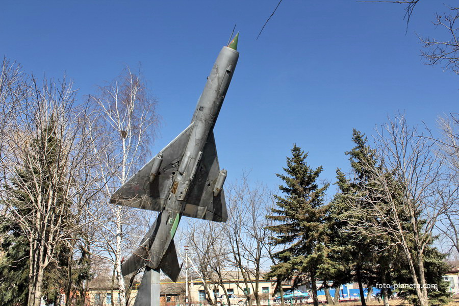 памятник советским авиаторам