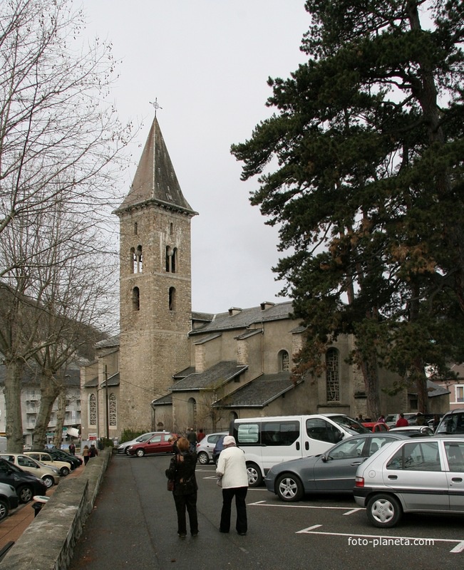 Церковь в городе Акс-ле-Терм