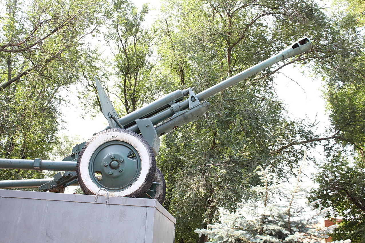 арт. орудие на воинском мемориале