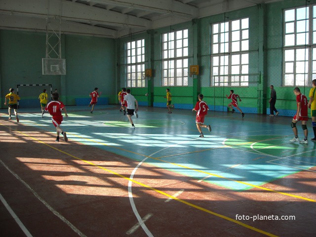 Соревнования по гандболу среди учащихся школ
