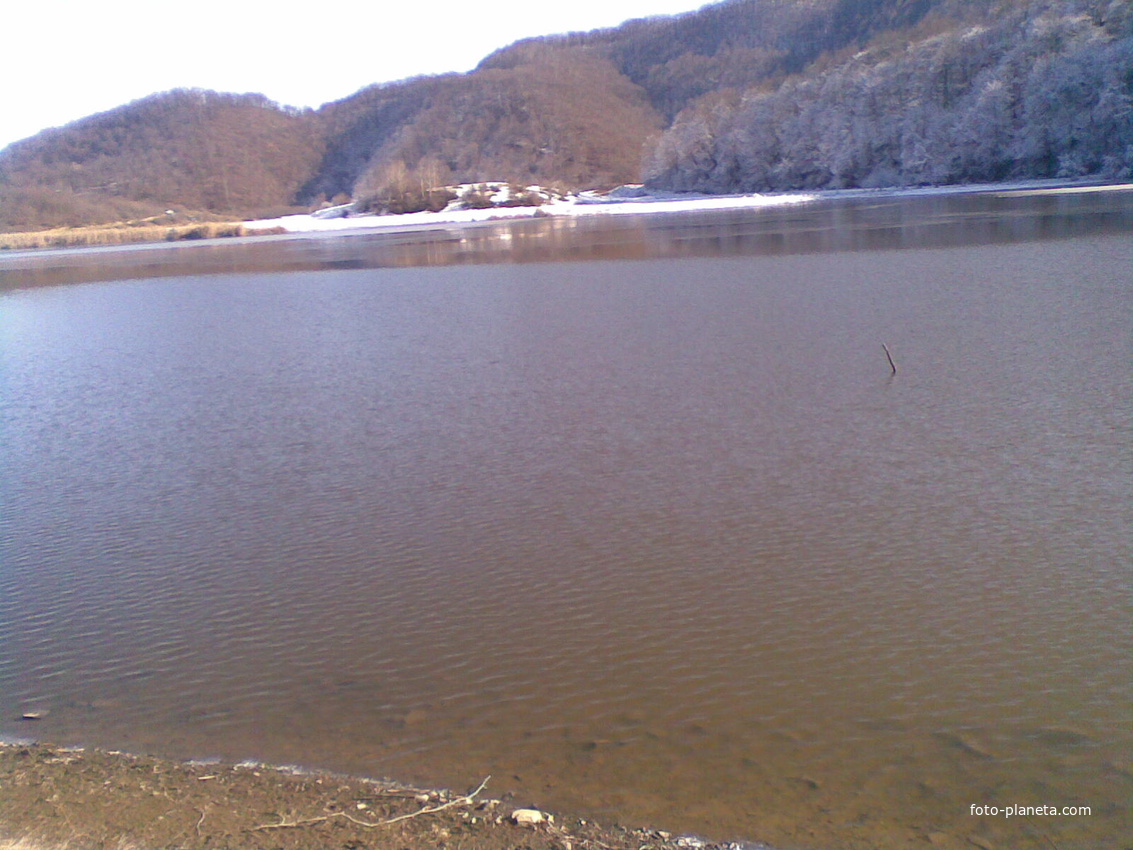 озеро Ругун зимой