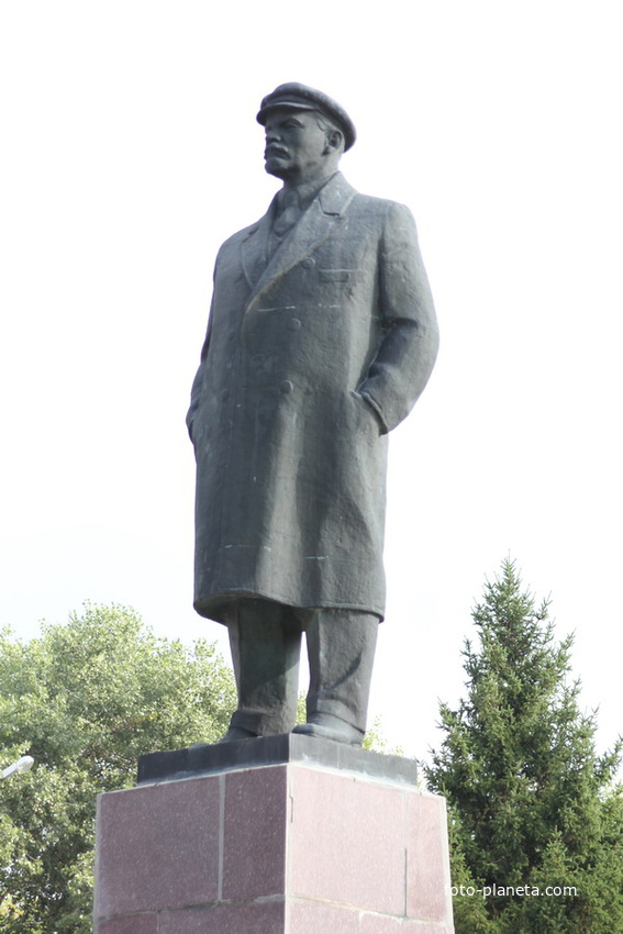 памятник Ленину