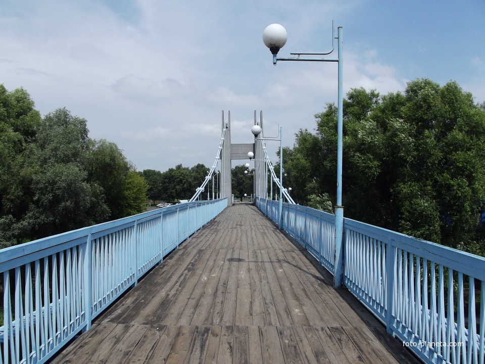 Пешеходный мост через Мухавец