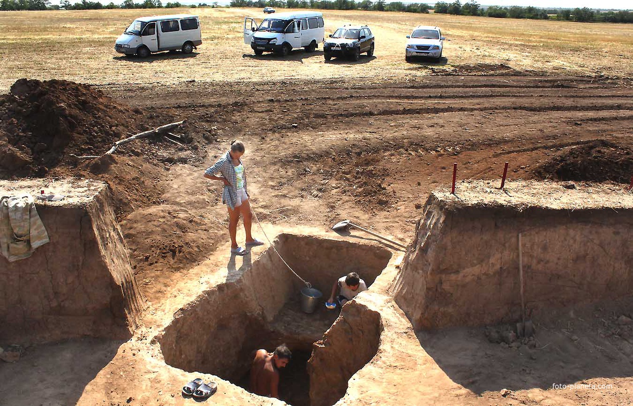 Раскопки в Ремонтном