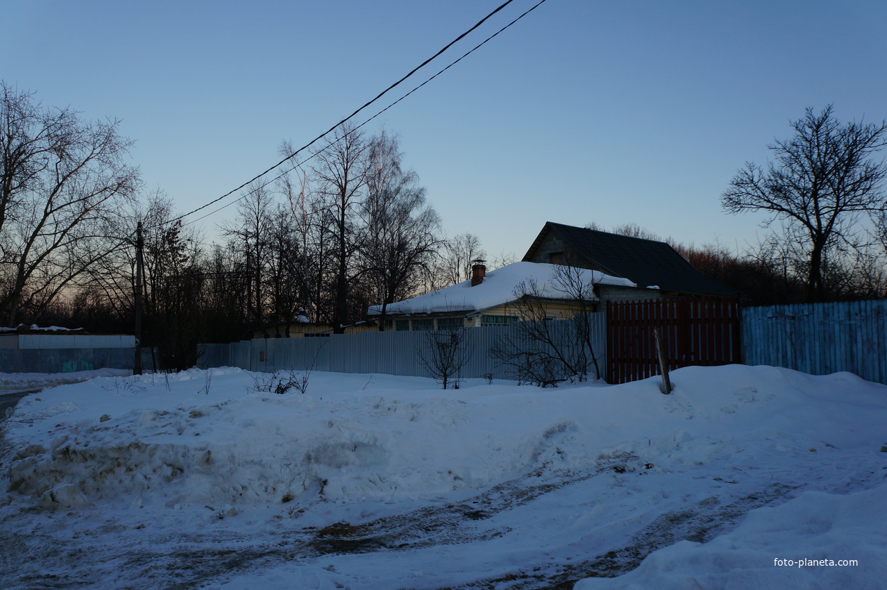 Дом у железки