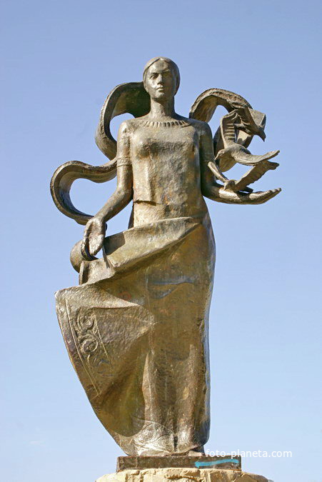 Скульптурная композиция ВЕСНА