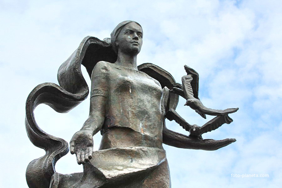 Скульптурная композиция ВЕСНА