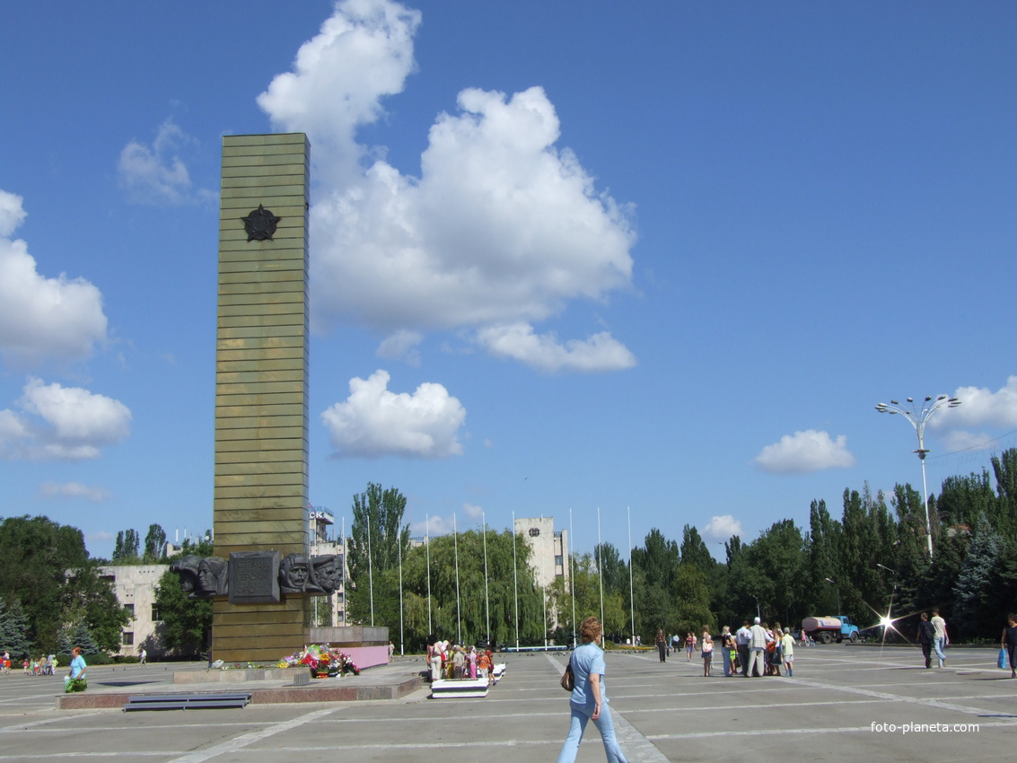 Памятник на пл. Победы