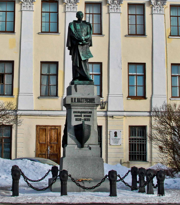 Памятник Пахтусову, исследователю Новой Земли
