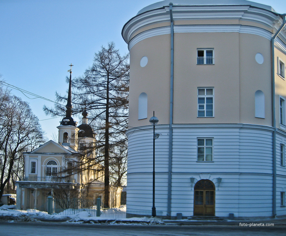Церковь и Лицей