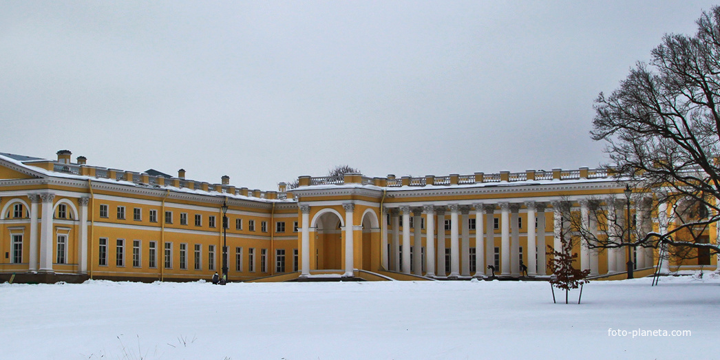 Александровский дворец