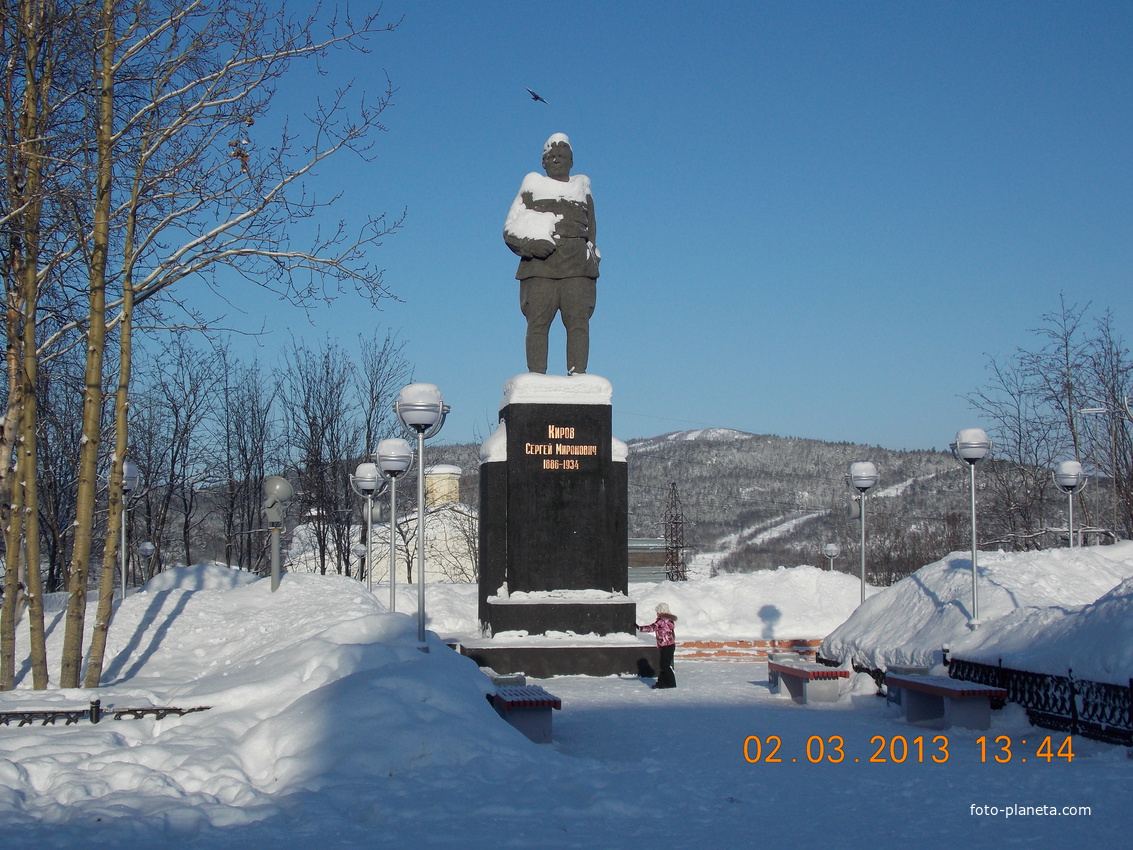 Памятник С.М. Кирову на одноимённой площади