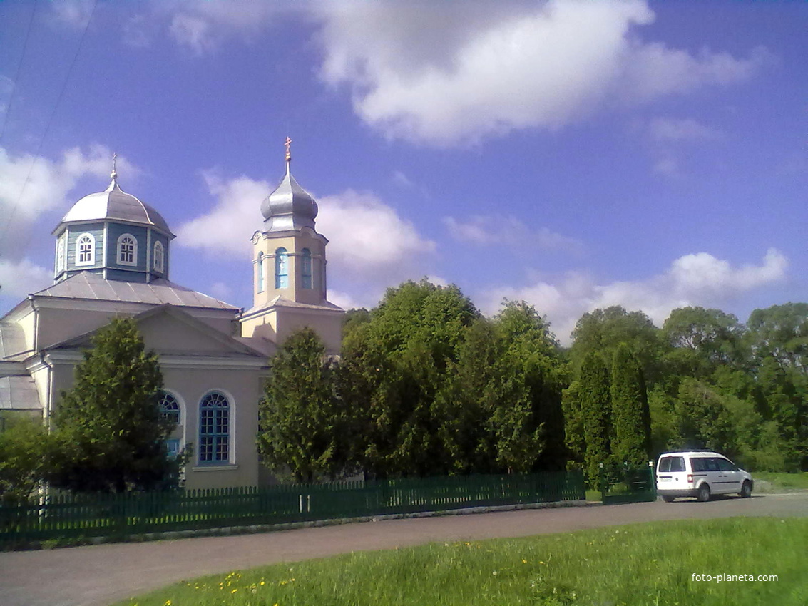 СвятоМиколаївська церква у с Сестрятин