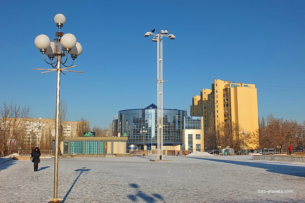 Пенсионный город волгодонск. Волгодонск площадь Курчатова. Волгодонск центр города. Площадь города Волгодонск. ДК Курчатова Волгодонск.