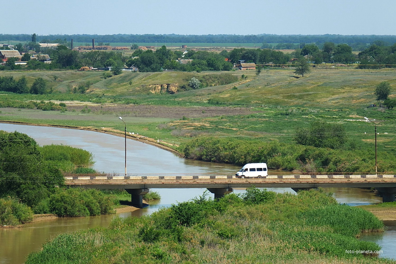 мост через реку Егорлык