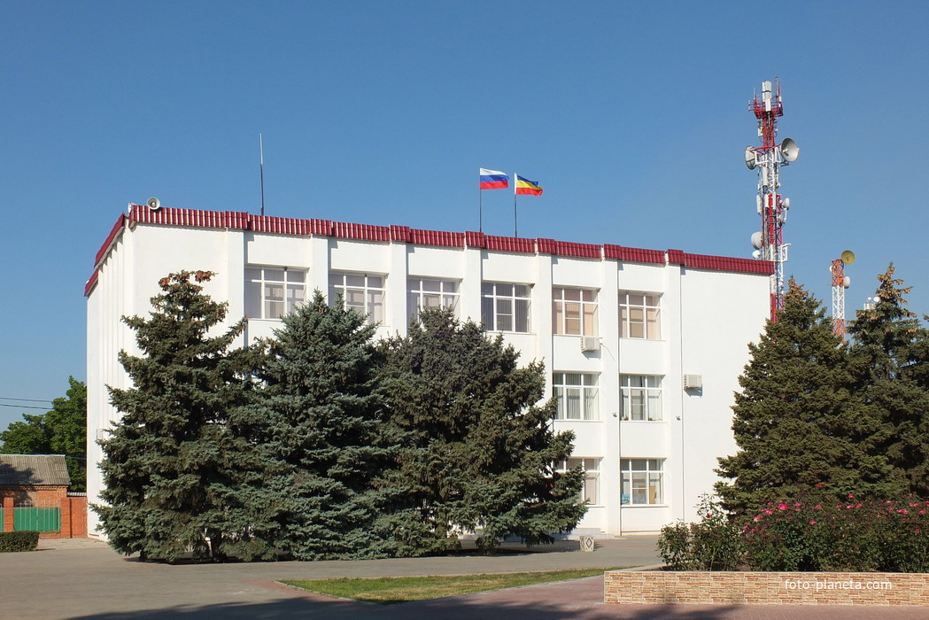 здание администрации района