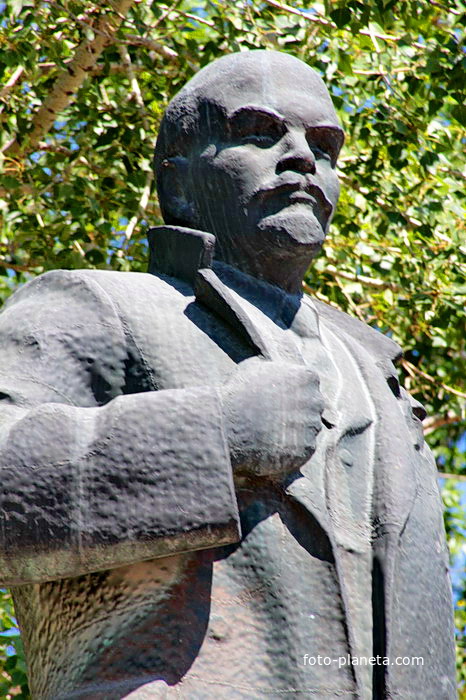 памятник Ленину