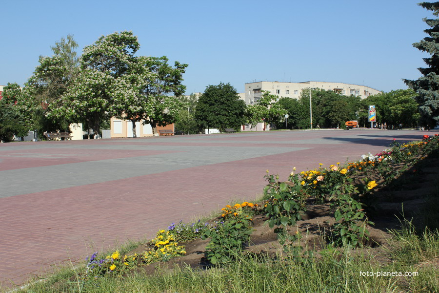 площадь у здания администрации
