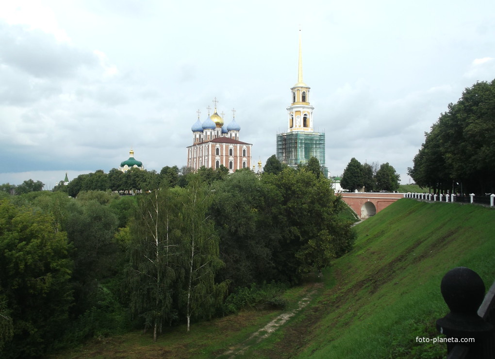 Вид на Кремль издалека