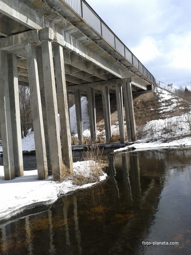 мост через речку валдайку