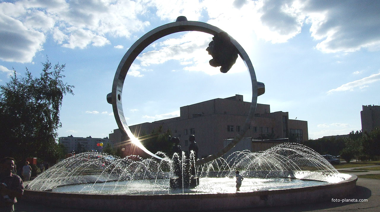 фонтан  в сквере машиностроителей