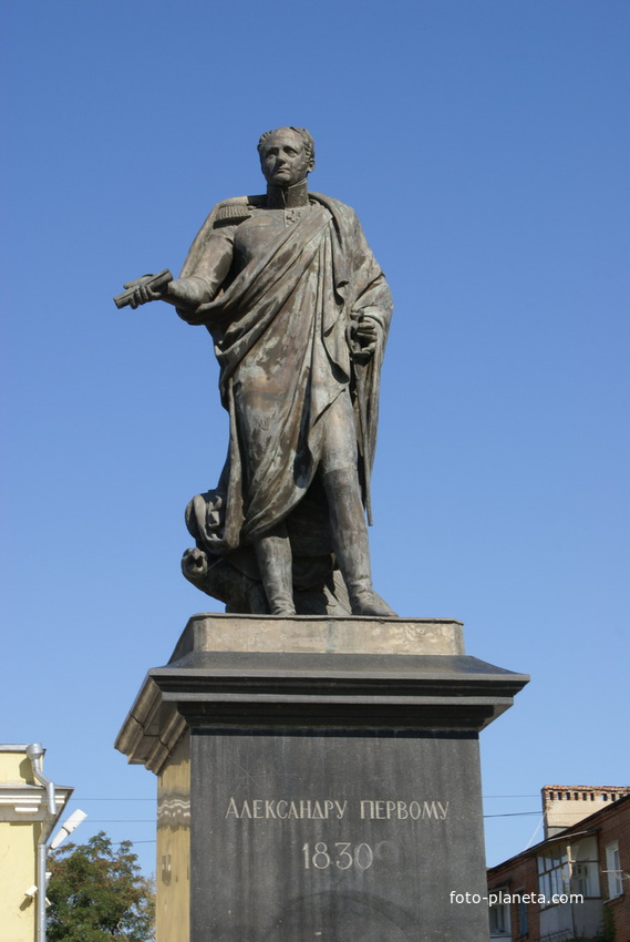 памятник императору Александру1 на Банковской площади