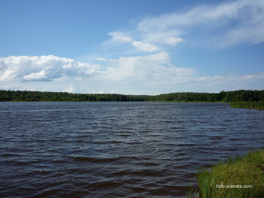 Озеро рядом с деревней Аксёново