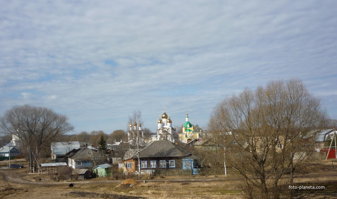 Сельская улица в Переславле. Вдали – Никольский монастырь
