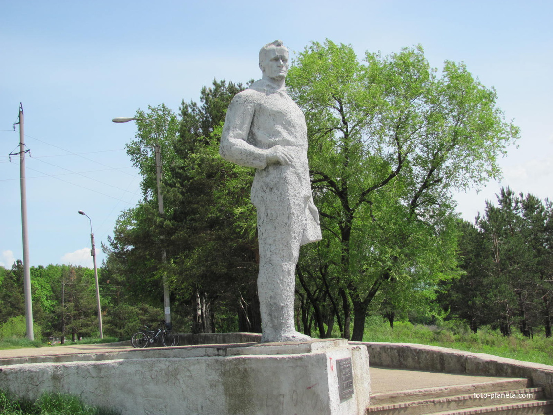 Памятник В.К. Арсеньеву