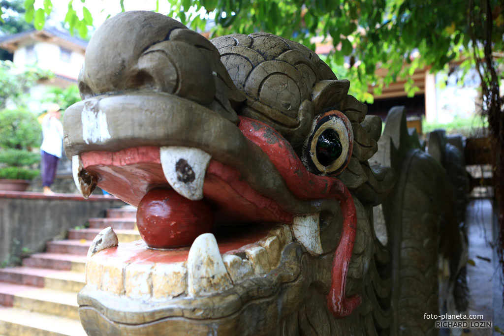 Long Sơn Pagoda