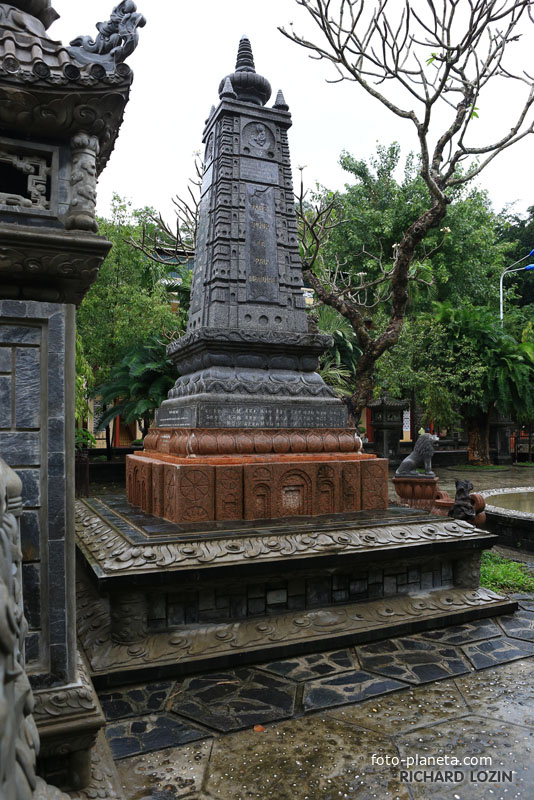 Long Sơn Pagoda